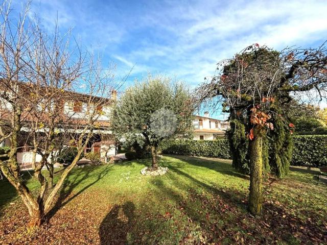 Villetta a schiera in vendita di 200 m² in Via Villaggio Morosini