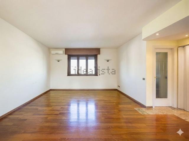 Villetta a schiera in vendita di 200 m² in Piazzale Martin Luther King, 15