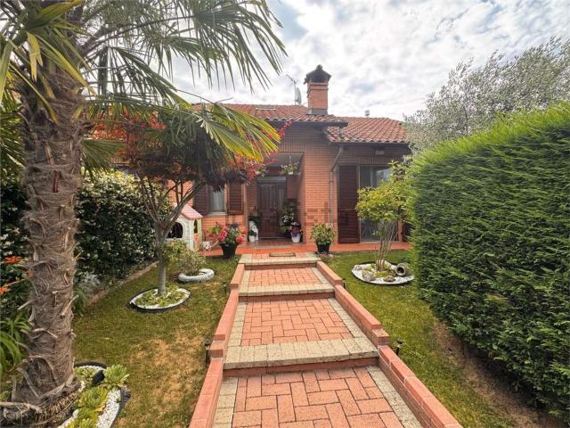 Villetta a schiera in vendita di 200 m² in Strada Carlo Alberto