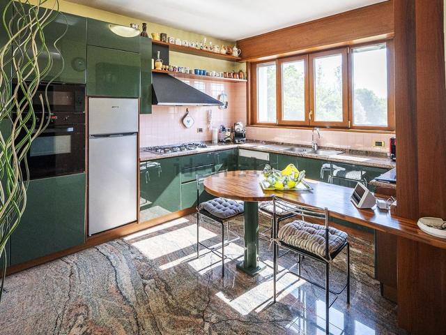 Villetta a schiera in vendita di 200 m² in Strada Battibue, 49