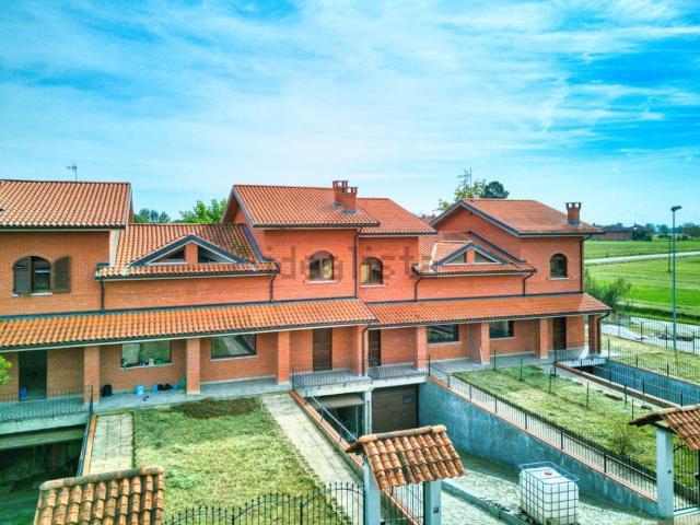 Villetta a schiera in vendita di 200 m² in Strada del Corno Basso Chialano
