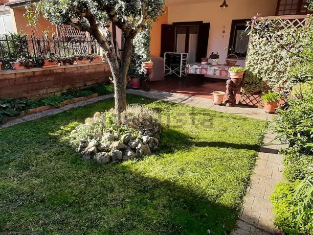 Villetta a schiera in vendita di 200 m² in Strada Sammartinese