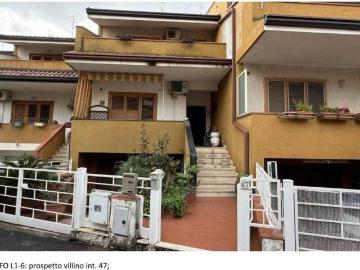 Villetta a schiera in vendita di 201 m² in Via della Regione, 188