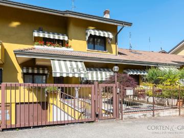Villetta a schiera in vendita di 201 m² in Strada di San Mauro, 210