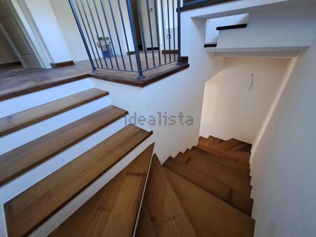 Villetta a schiera in vendita di 202 m² in Via Groppomontone