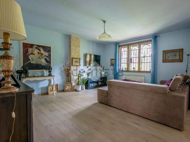 Villetta a schiera in vendita di 203 m² in Via Altiero Spinelli, 12