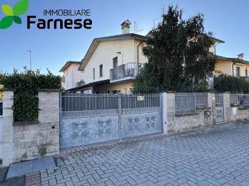 Villetta a schiera in vendita di 203 m² in Via Don A. Chiesa, 25