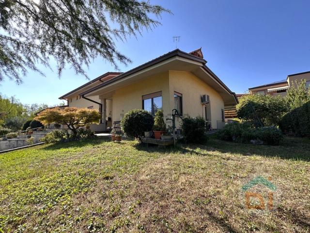 Villetta a schiera in vendita di 203 m² in Via Fabio Filzi