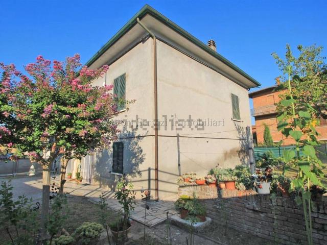 Villetta a schiera in vendita di 204 m² in Via Arezzo