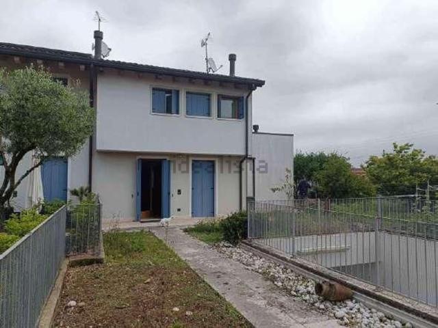 Villetta a schiera in vendita di 204 m² in Via San Filippo Neri, 196