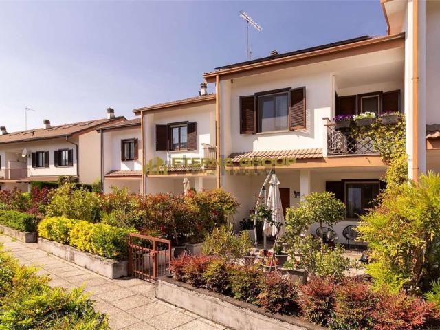 Villetta a schiera in vendita di 204 m² in Via Torretta, 4