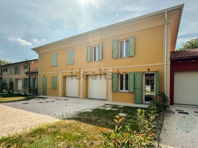 Villetta a schiera in vendita di 205 m² in Via Bersana