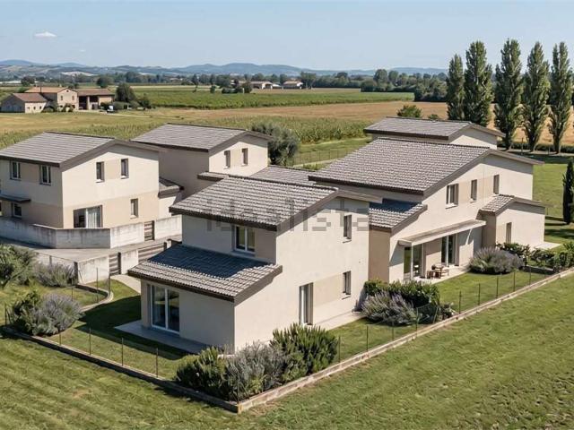 Villetta a schiera in vendita di 205 m² in Via Grande o Rosa, 620