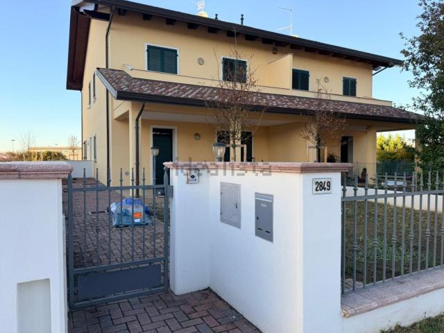 Villetta a schiera in vendita di 205 m² in Via Diegaro Pievesestina, 2901