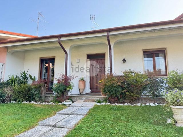 Villetta a schiera in vendita di 205 m² in Via P. Nenni, 20