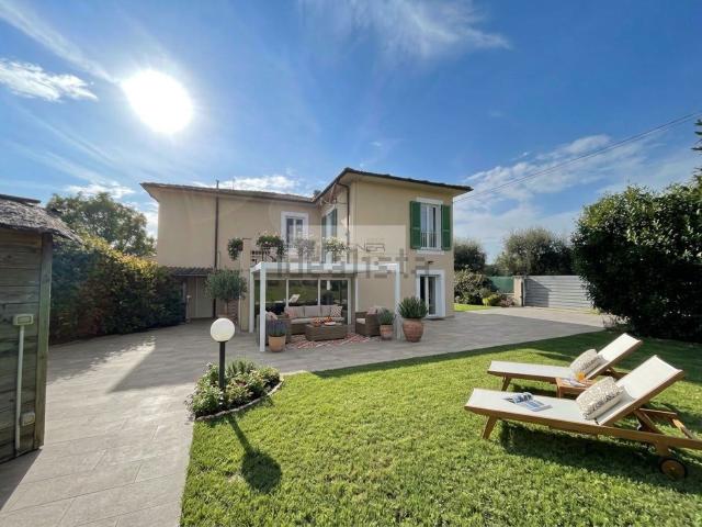 Villetta a schiera in vendita di 205 m² in Via vostra signora