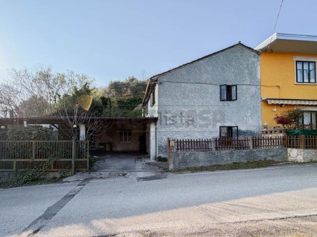 Villetta a schiera in vendita di 206 m² in Via Lupia, 11