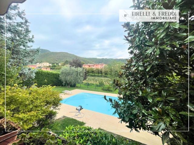 Villetta a schiera in vendita di 207 m² in Via Sereto