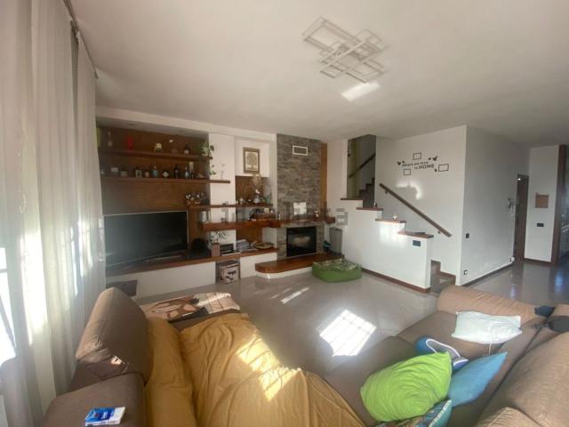 Villetta a schiera in vendita di 207 m² in Via Palmiro Togliatti, 46