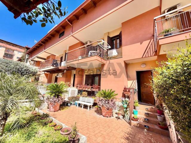 Villetta a schiera in vendita di 207 m² in Via Tevere, 80