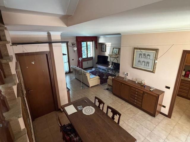 Villetta a schiera in vendita di 209 m²