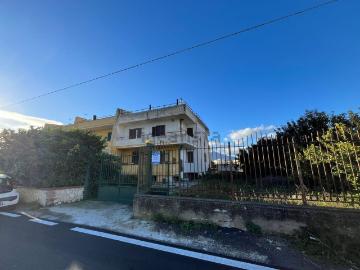 Villetta a schiera in vendita di 210 m² in Traversa zi paolo, 21