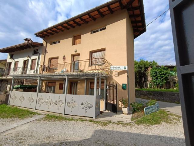 Villetta a schiera in vendita di 210 m² in Via Codesio, 92