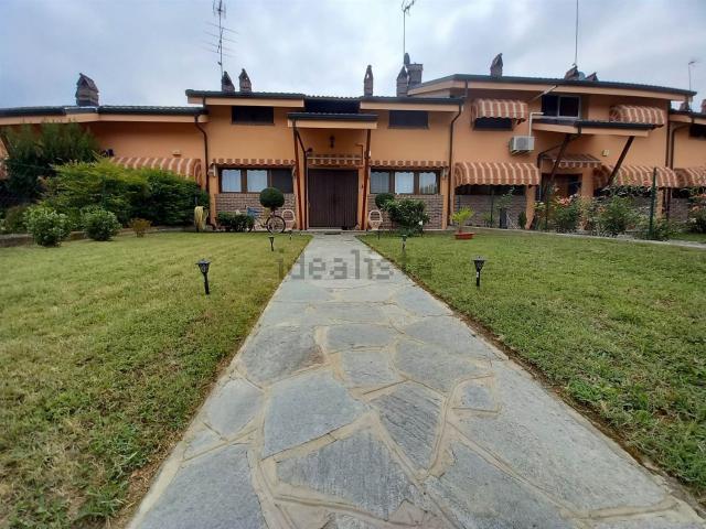 Villetta a schiera in vendita di 210 m² in Via Chivasso, 42