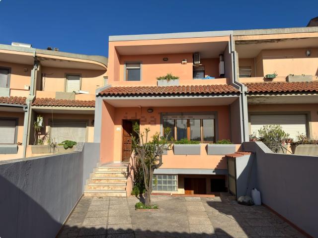 Villetta a schiera in vendita di 210 m² in Via Bernardino Telesio, 126