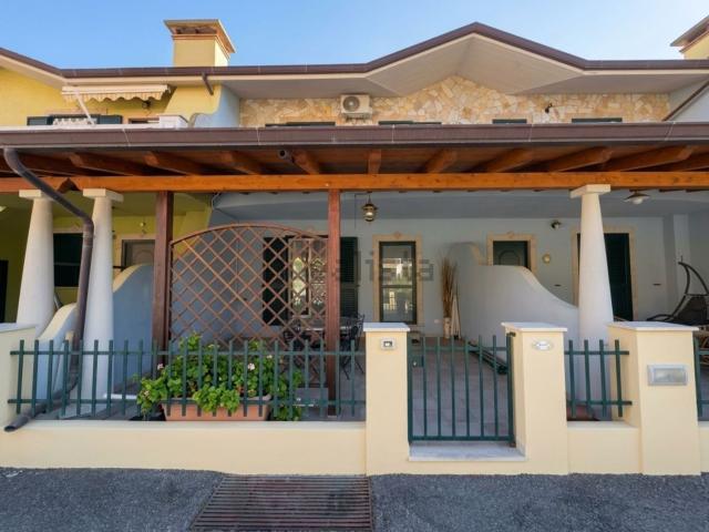 Villetta a schiera in vendita di 210 m² in Via Gaspare Amodeo