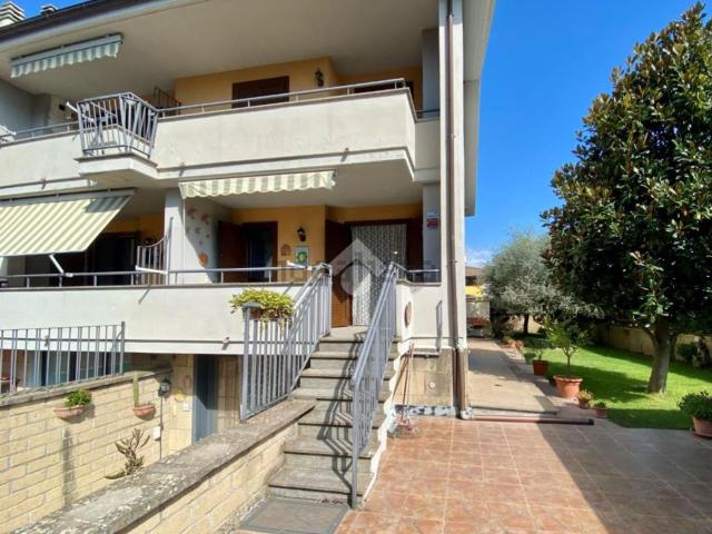 Villetta a schiera in vendita di 210 m² in Via Giordano Starnini, 72