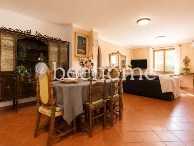 Villetta a schiera in vendita di 210 m² in Via di Vallelunga