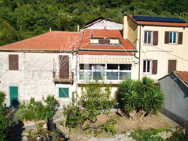 Villetta a schiera in vendita di 210 m² in Via Marmorassi, 68