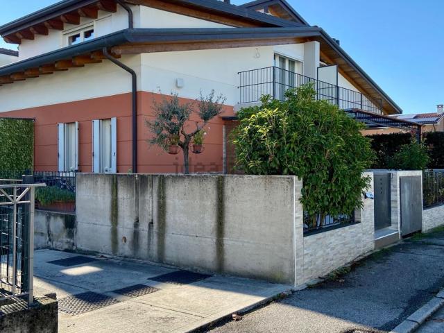 Villetta a schiera in vendita di 210 m² in Via San Benedetto, 2
