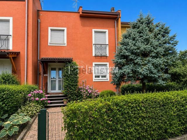 Villetta a schiera in vendita di 210 m² in Via San Giovanni Bosco