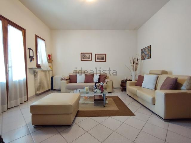 Villetta a schiera in vendita di 210 m² in Via Statale, 111