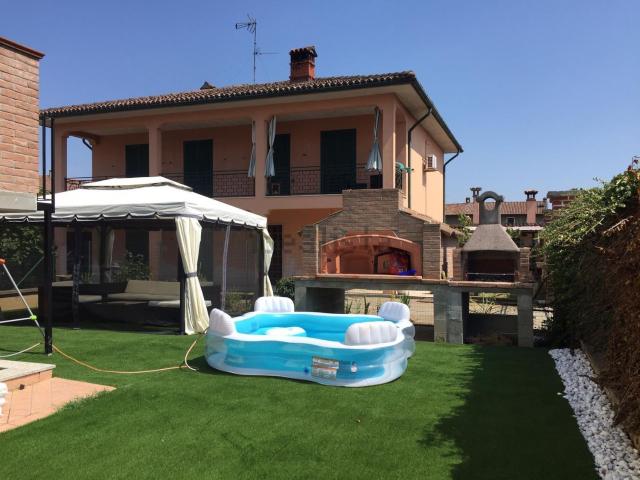 Villetta a schiera in vendita di 210 m² in Vicolo Cantone Fermo, 3