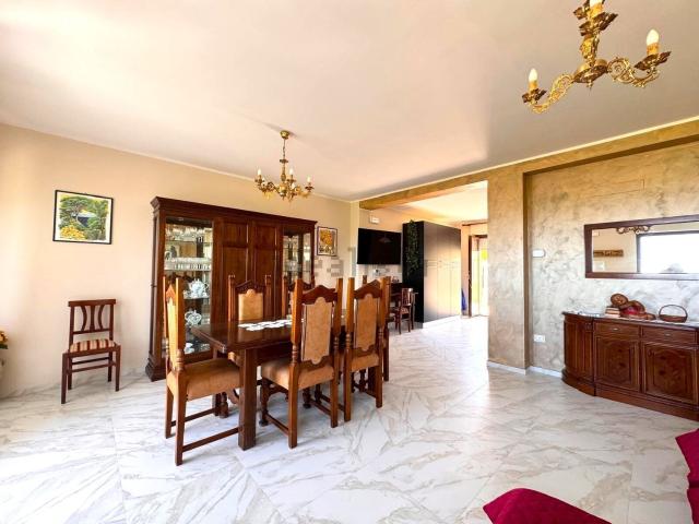 Villetta a schiera in vendita di 210 m² in Contrada Colle Barbone