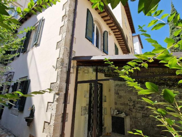 Villetta a schiera in vendita di 210 m² in Piazza Ventidio Basso