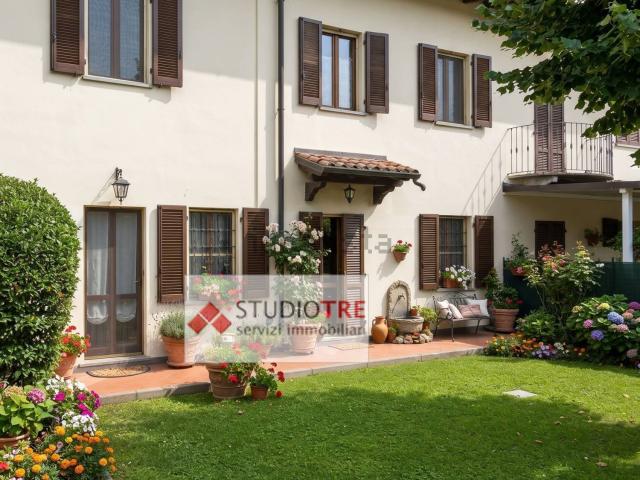 Villetta a schiera in vendita di 210 m² in Strada Cascina Rizza, 1212