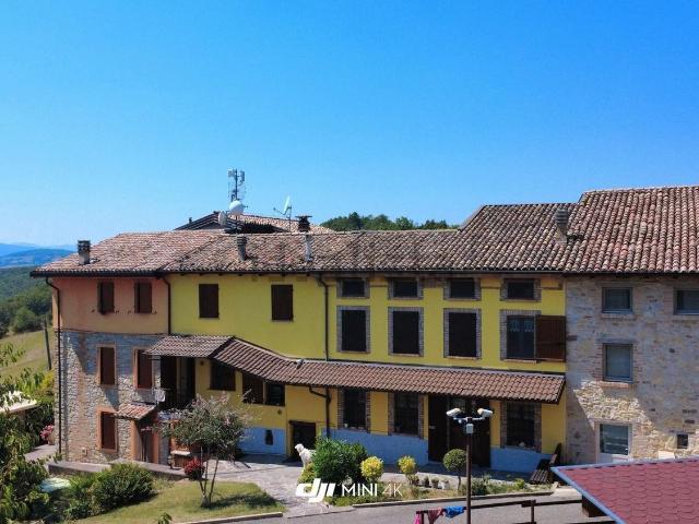 Villetta a schiera in vendita di 210 m² in Strada Provinciale Groppovisdomo