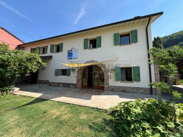 Villetta a schiera in vendita di 211 m²