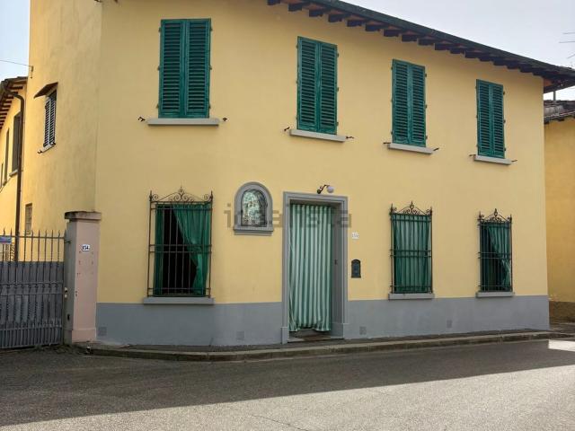Villetta a schiera in vendita di 211 m² in Via della Sala