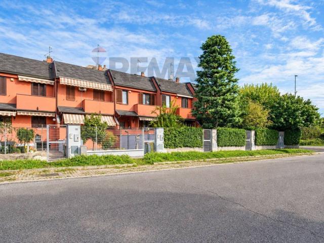 Villetta a schiera in vendita di 211 m² in Via Friuli, 2