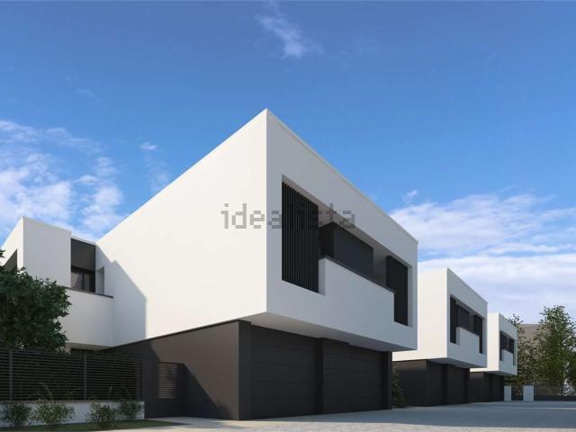 Villetta a schiera in vendita di 211 m² in Via Pietro Maroncelli