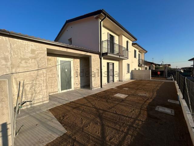 Villetta a schiera in vendita di 212 m² in Via Carlessi