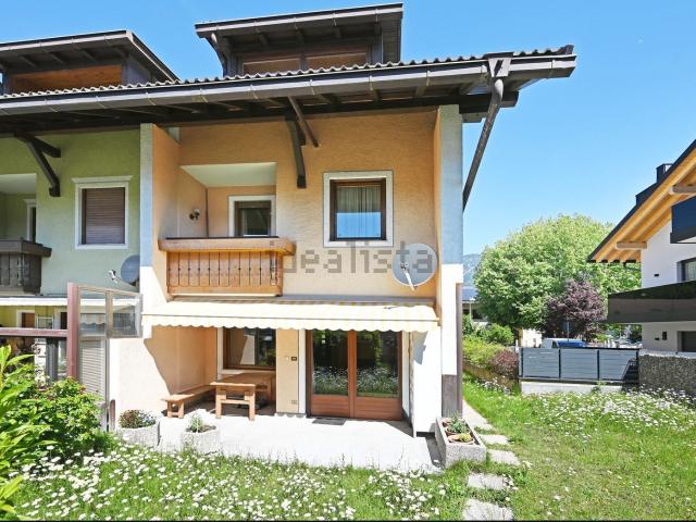 Villetta a schiera in vendita di 212 m² in Via Georg Kaneider, 9