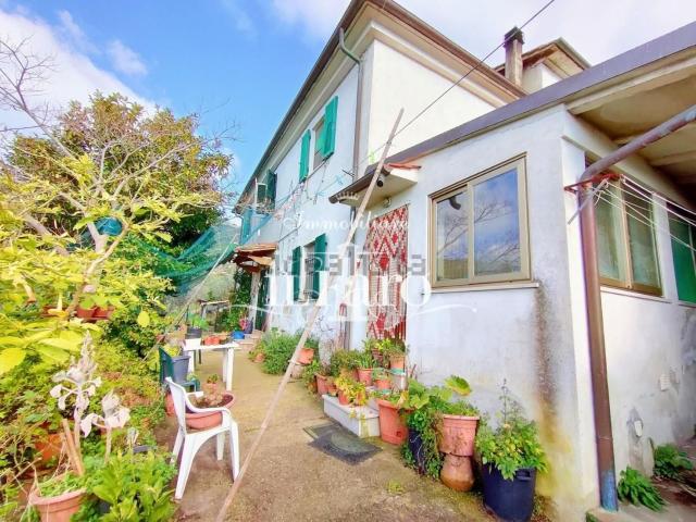 Villetta a schiera in vendita di 212 m² in Via Eugenio III, 68