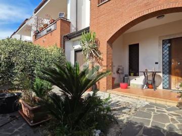 Villetta a schiera in vendita di 212 m² in Via Pietro Giannone