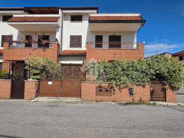 Villetta a schiera in vendita di 212 m² in Via Pietro Giannone